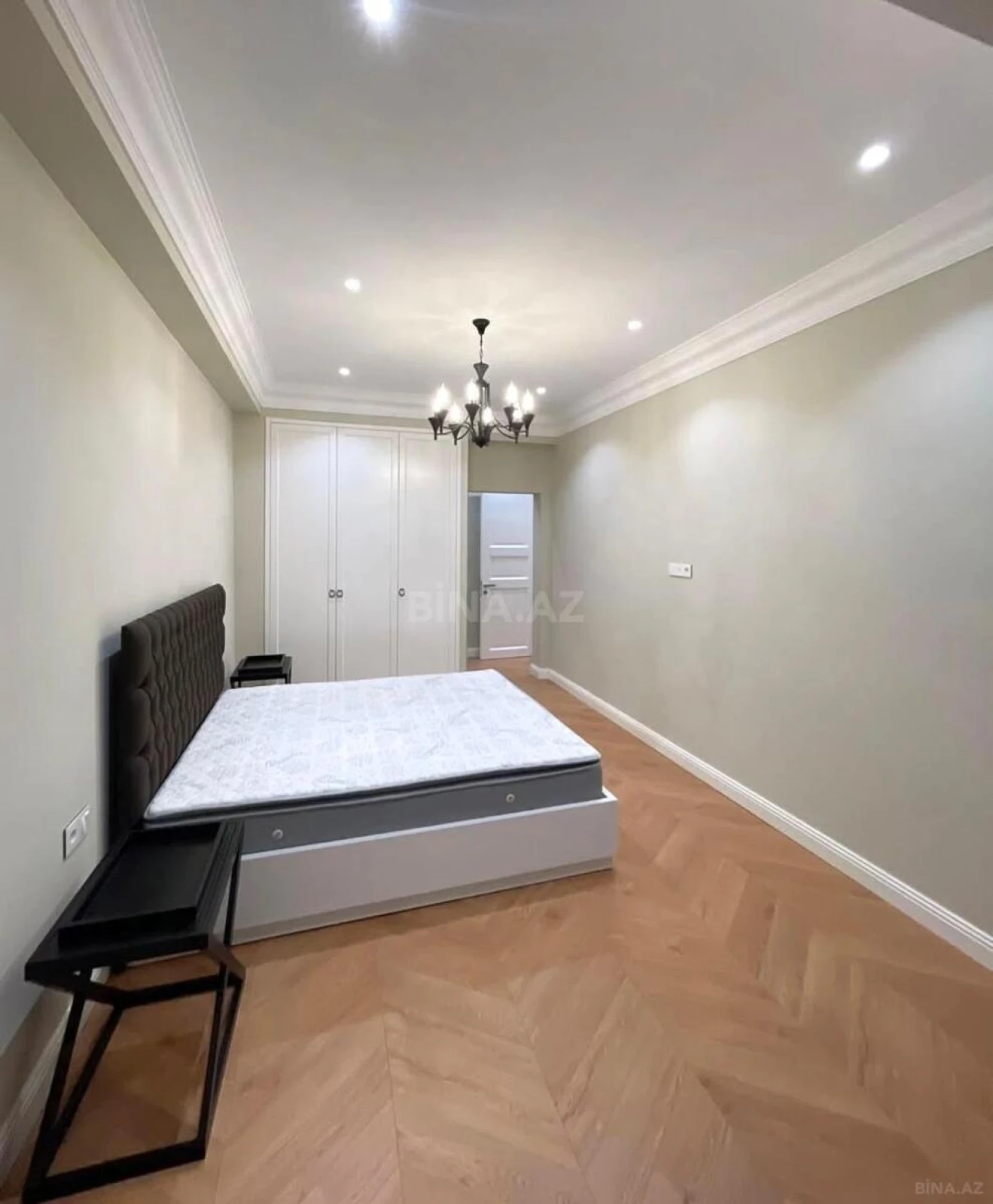 Kirayə verilir 2 otaqlı mənzil 90 m²