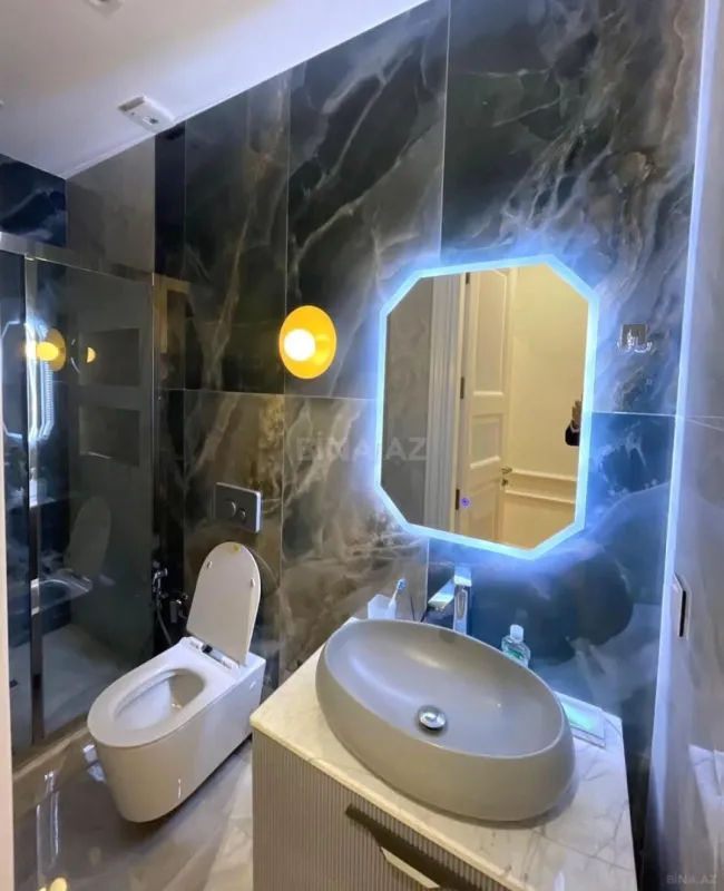 Kirayə verilir 2 otaqlı mənzil 90 m²