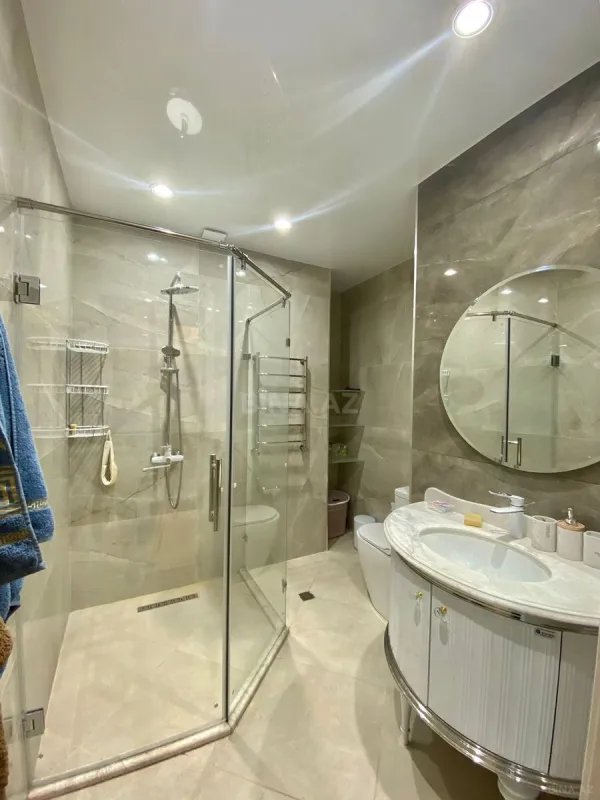 Kirayə verilir 2 otaqlı mənzil 90 m²