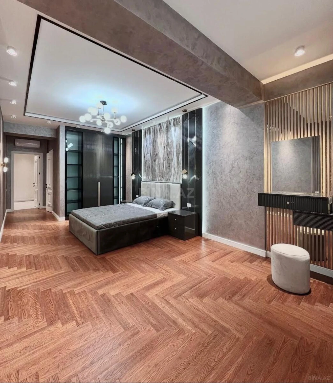 Kirayə verilir 3 otaqlı mənzil 150 m²