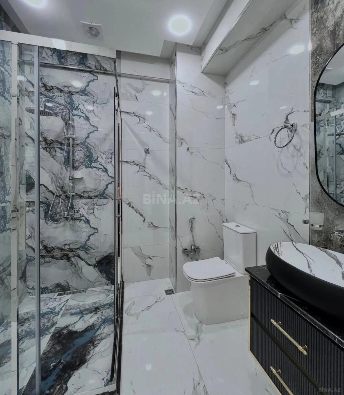 Kirayə verilir 3 otaqlı mənzil 150 m²