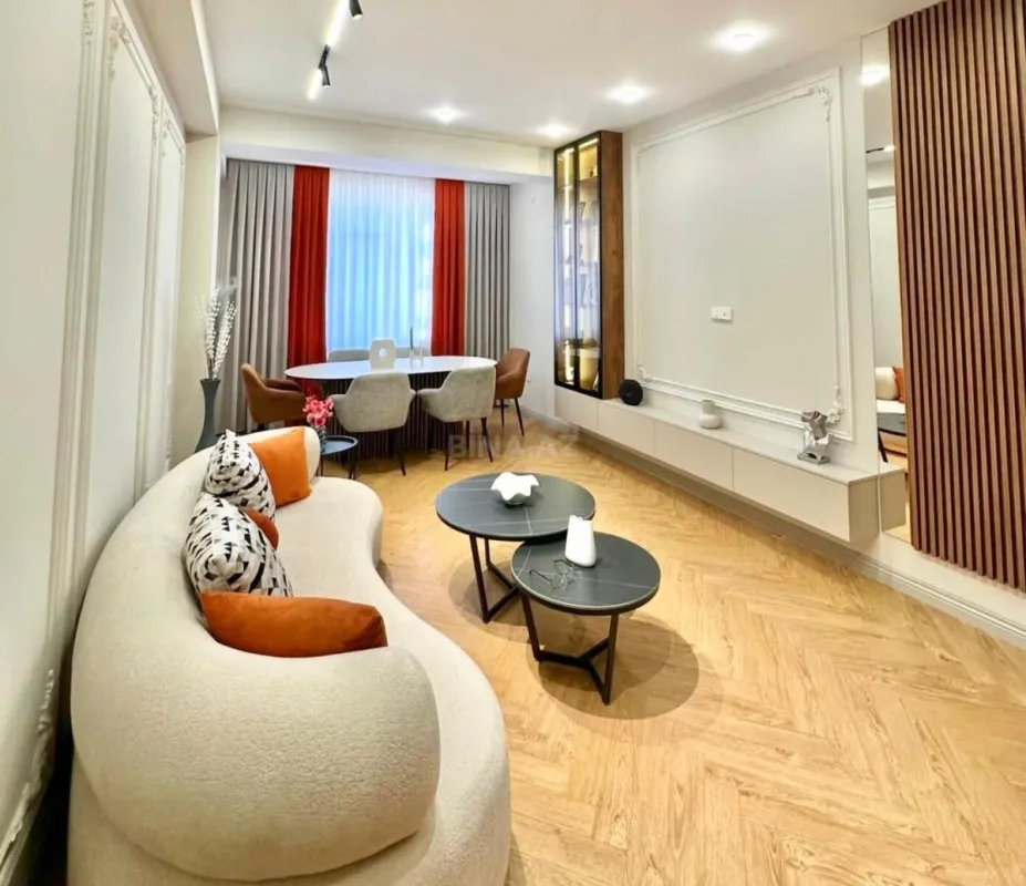 Kirayə verilir 2 otaqlı mənzil 85 m²