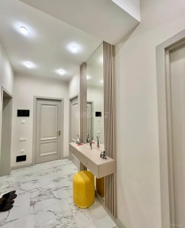 Kirayə verilir 2 otaqlı mənzil 85 m²