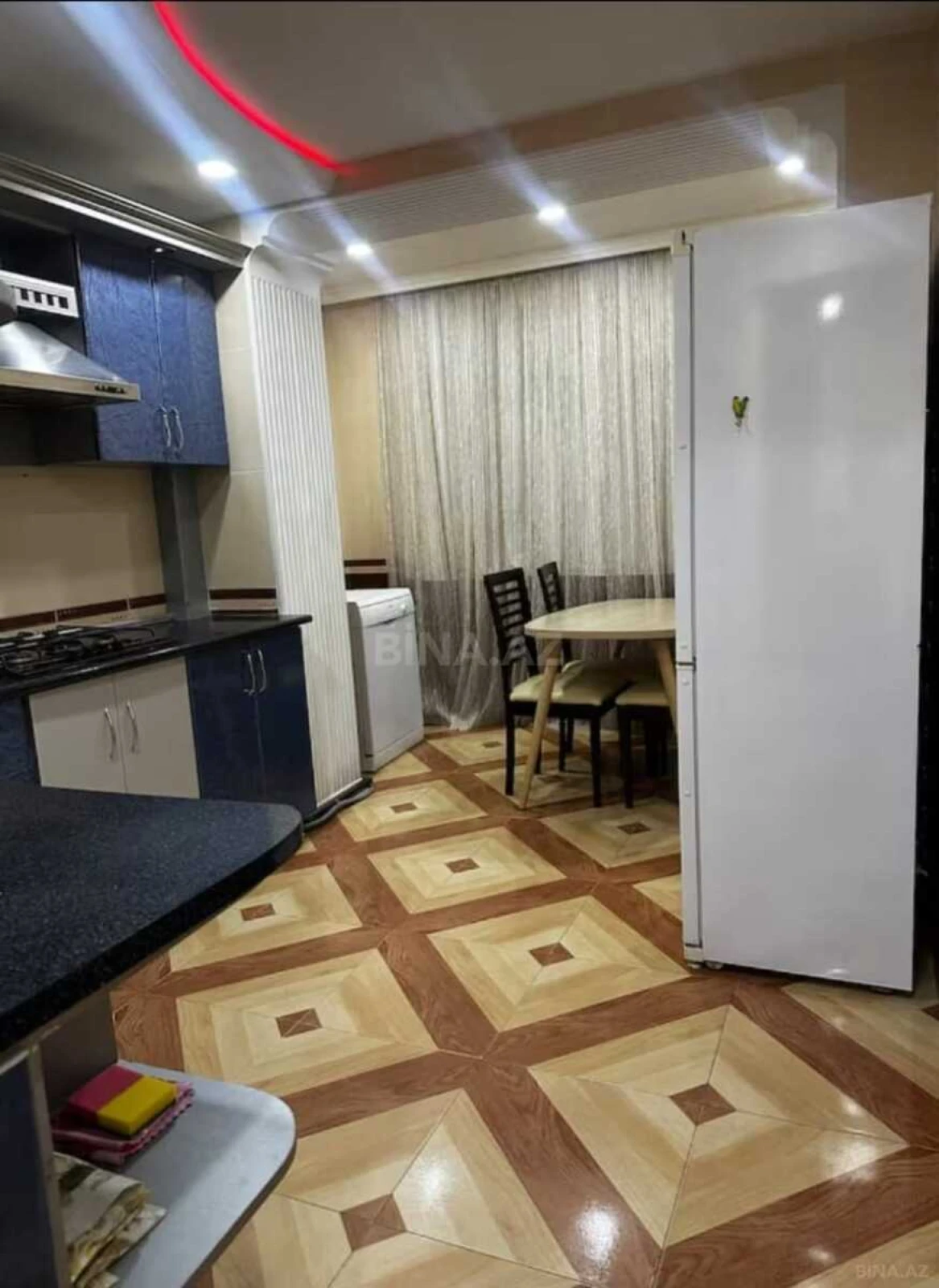Kirayə verilir 3 otaqlı mənzil 95 m²