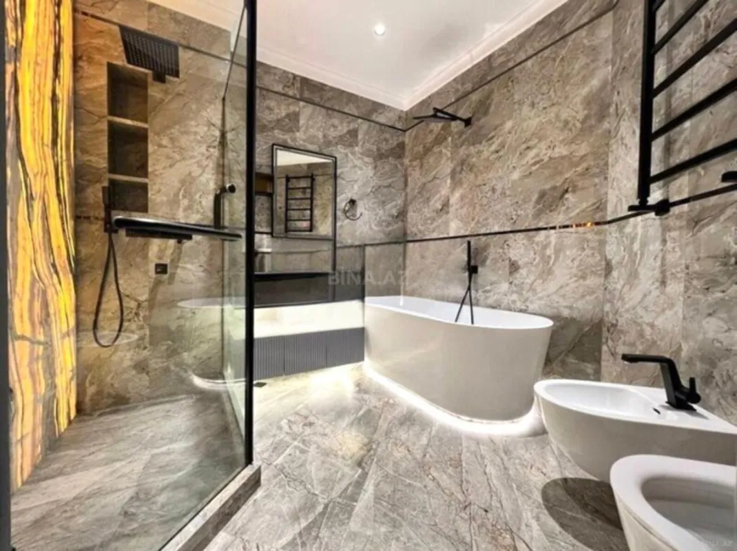 Kirayə verilir 3 otaqlı mənzil 140 m²