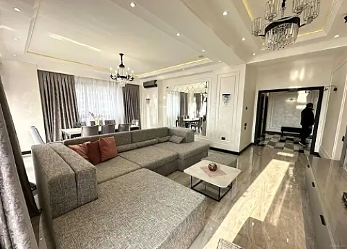 Kirayə verilir 3 otaqlı mənzil 150 m²
