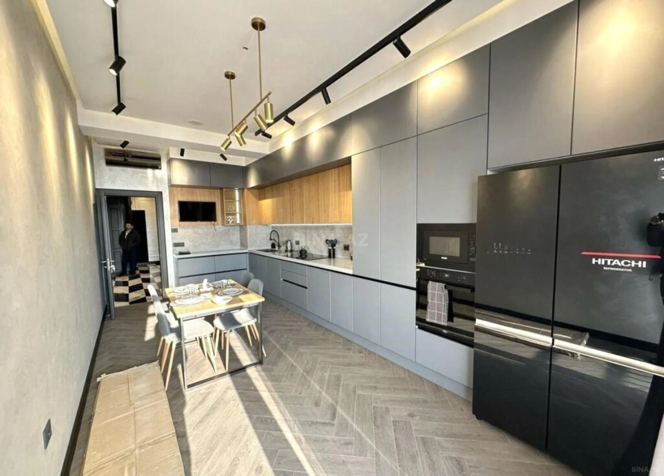 Kirayə verilir 3 otaqlı mənzil 150 m²