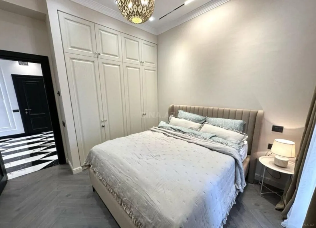 Kirayə verilir 3 otaqlı mənzil 150 m²