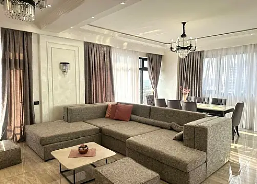 Kirayə verilir 3 otaqlı mənzil 150 m²