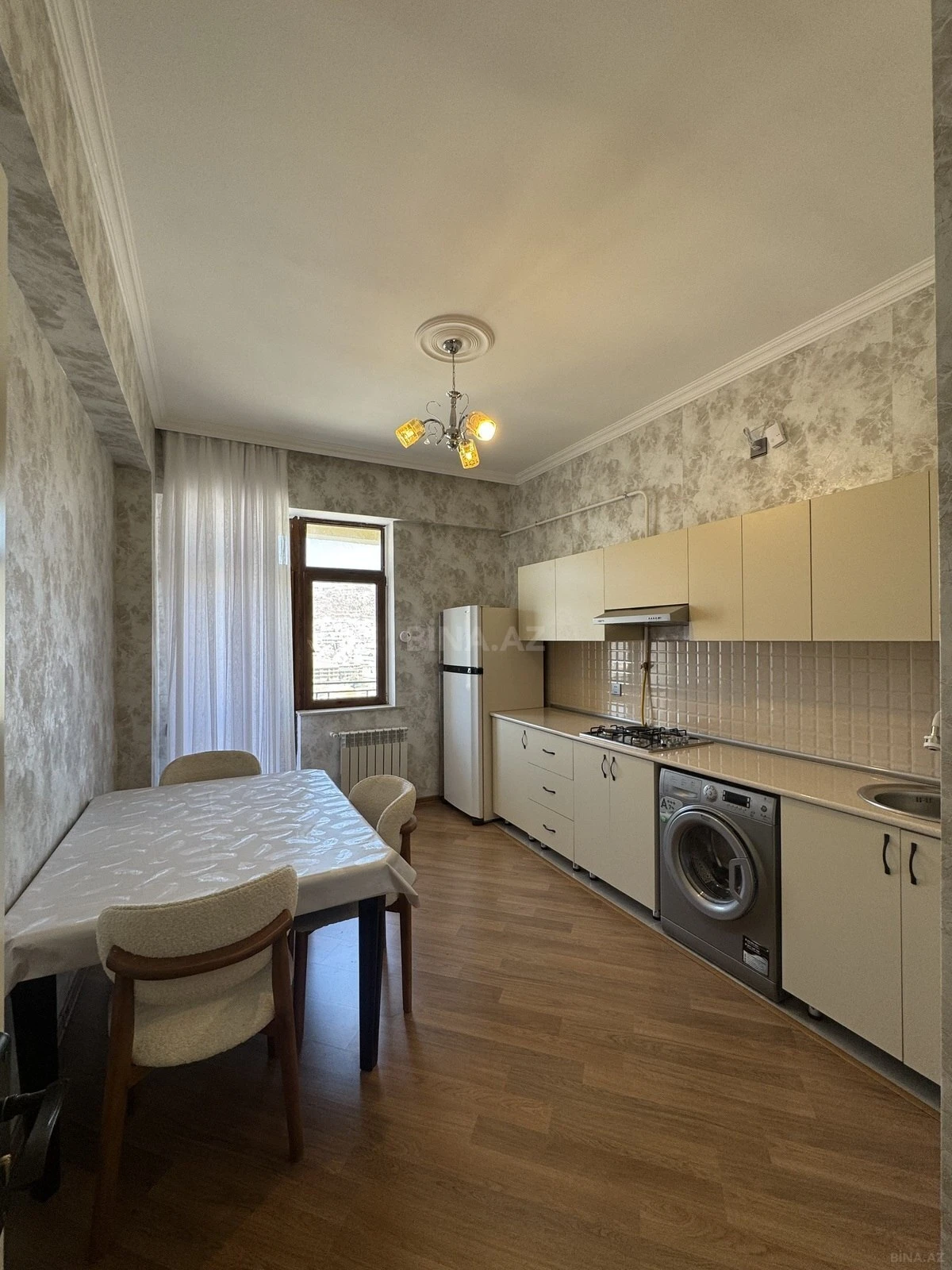 Kirayə verilir 3 otaqlı mənzil 120 m²