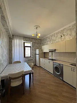 Kirayə verilir 3 otaqlı mənzil 120 m²