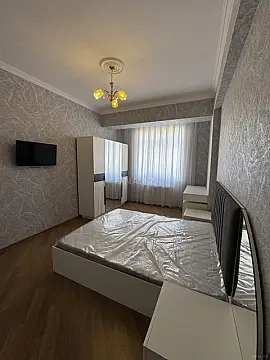 Kirayə verilir 3 otaqlı mənzil 120 m²