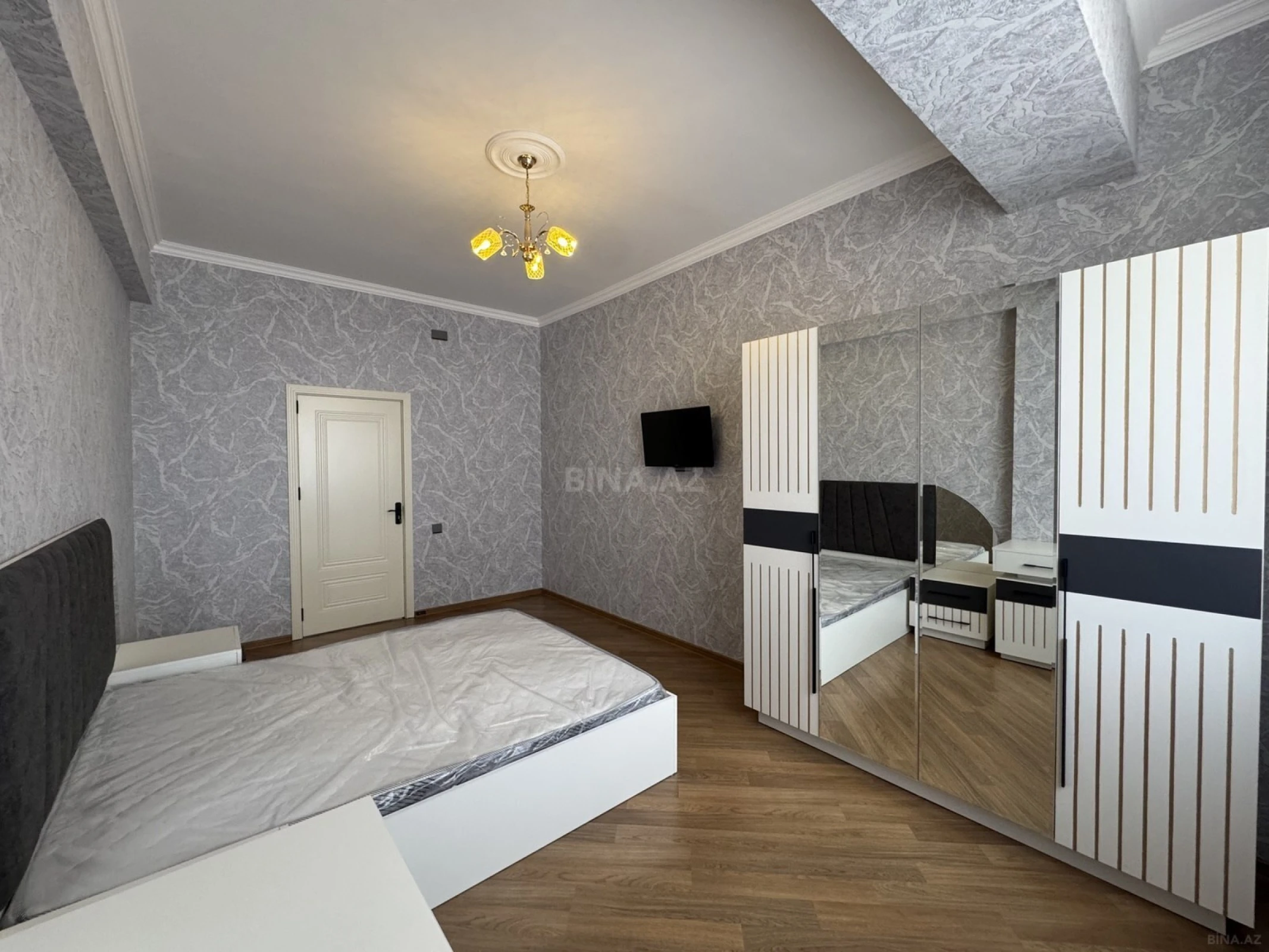 Kirayə verilir 3 otaqlı mənzil 120 m²