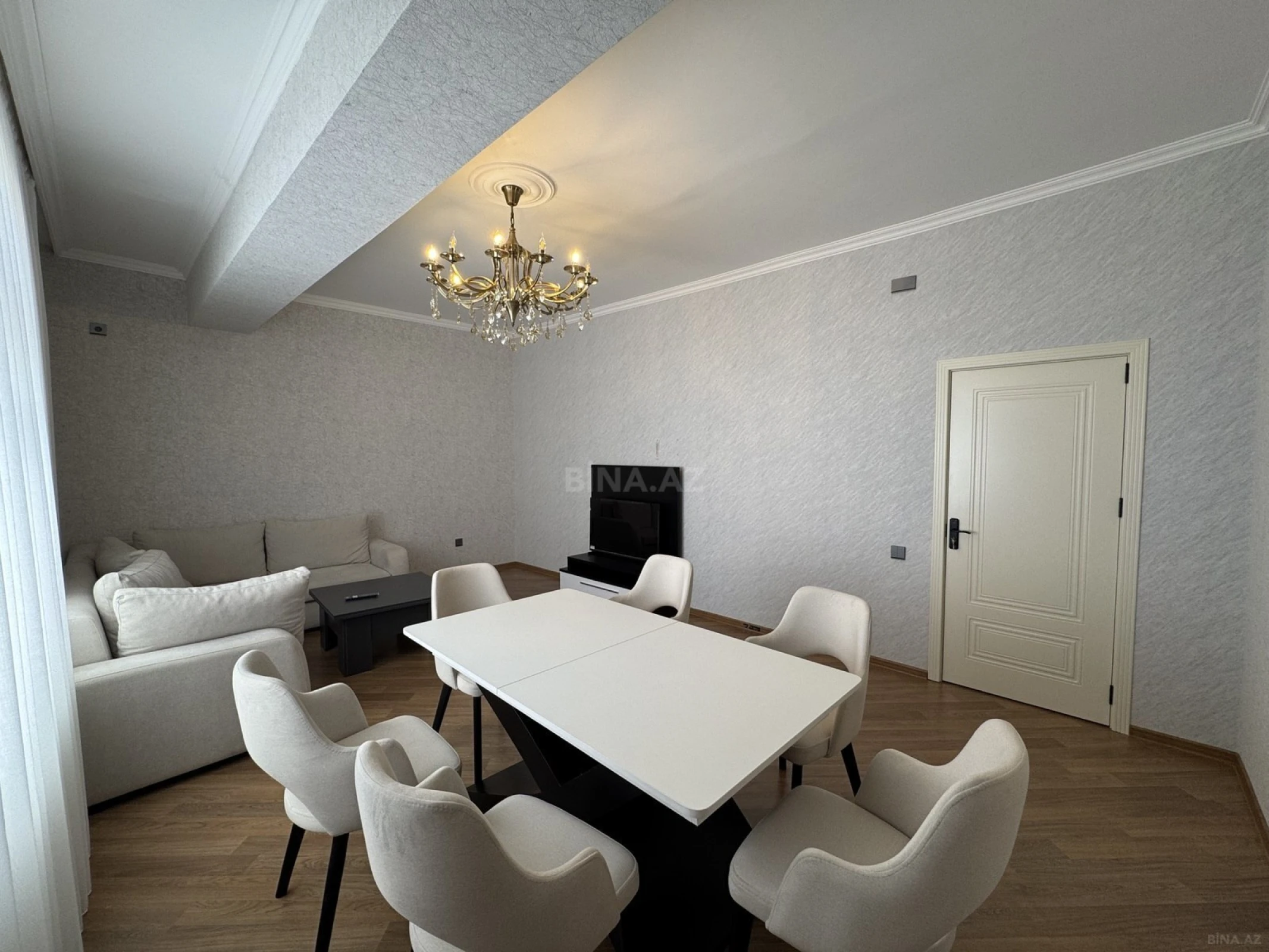 Kirayə verilir 3 otaqlı mənzil 120 m²