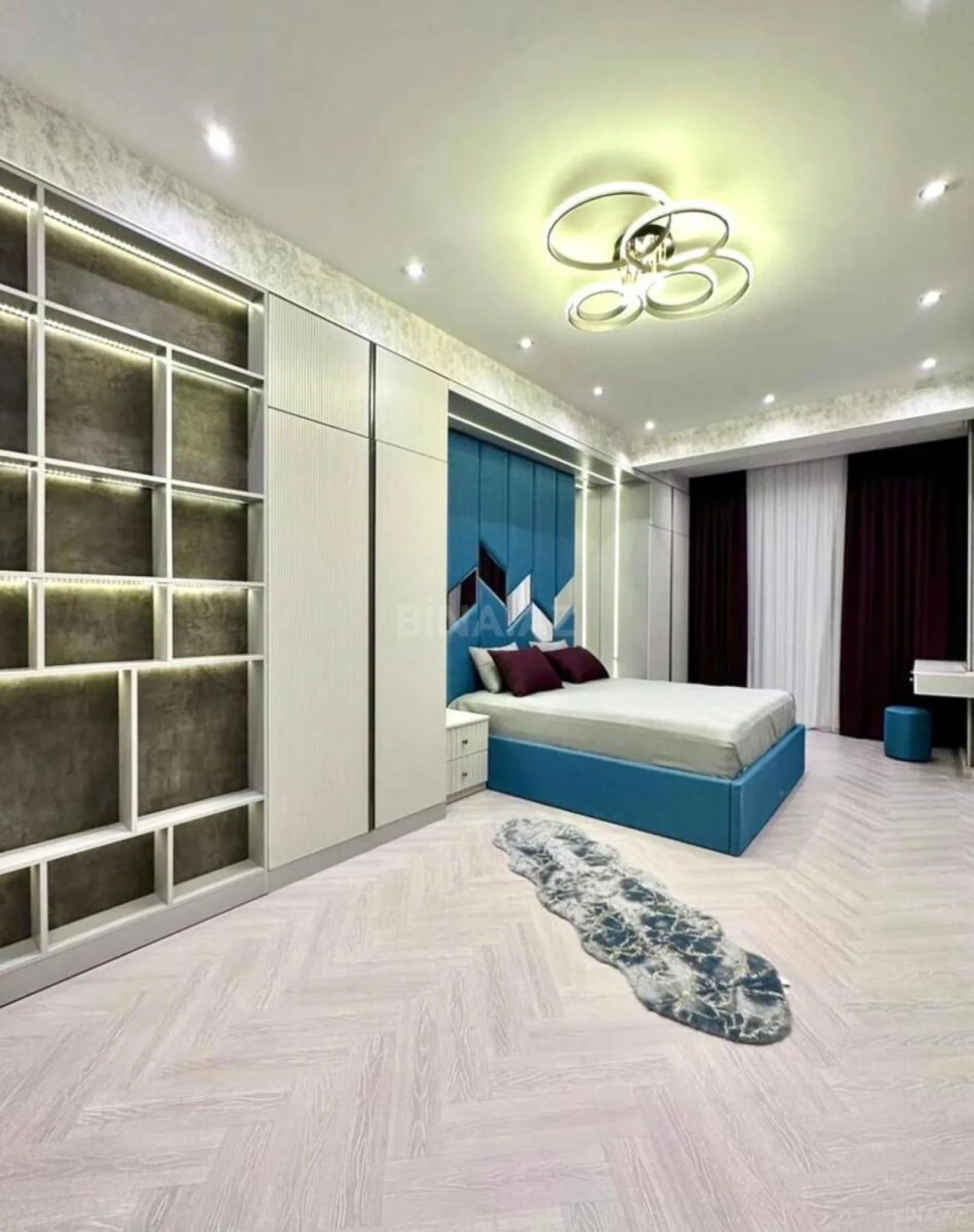 Kirayə verilir 3 otaqlı mənzil 150 m²