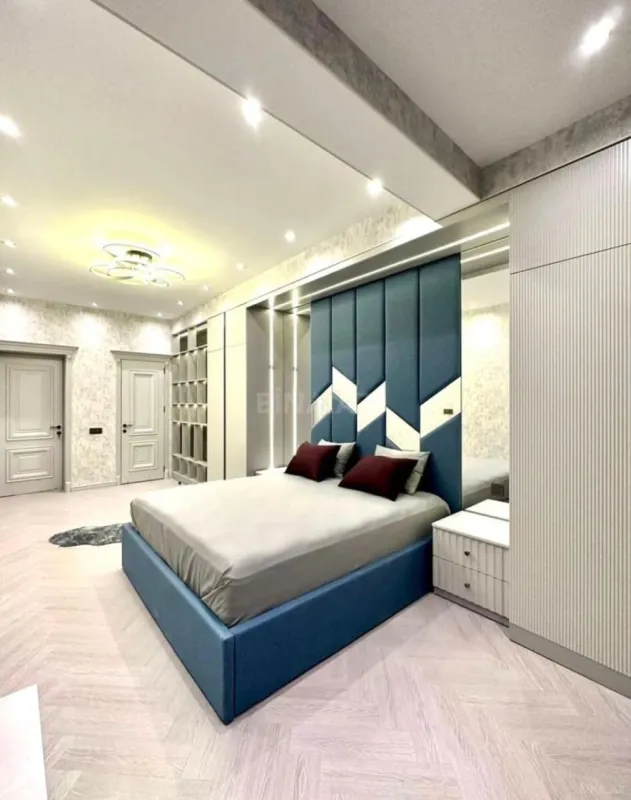 Kirayə verilir 3 otaqlı mənzil 150 m²