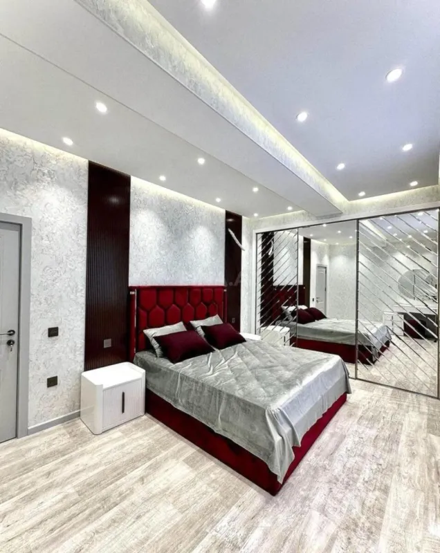 Kirayə verilir 3 otaqlı mənzil 150 m²