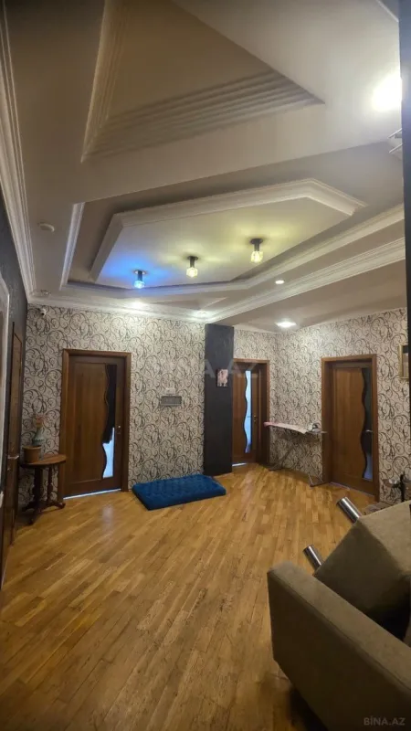 Satılır 3 otaqlı mənzil 125 m²