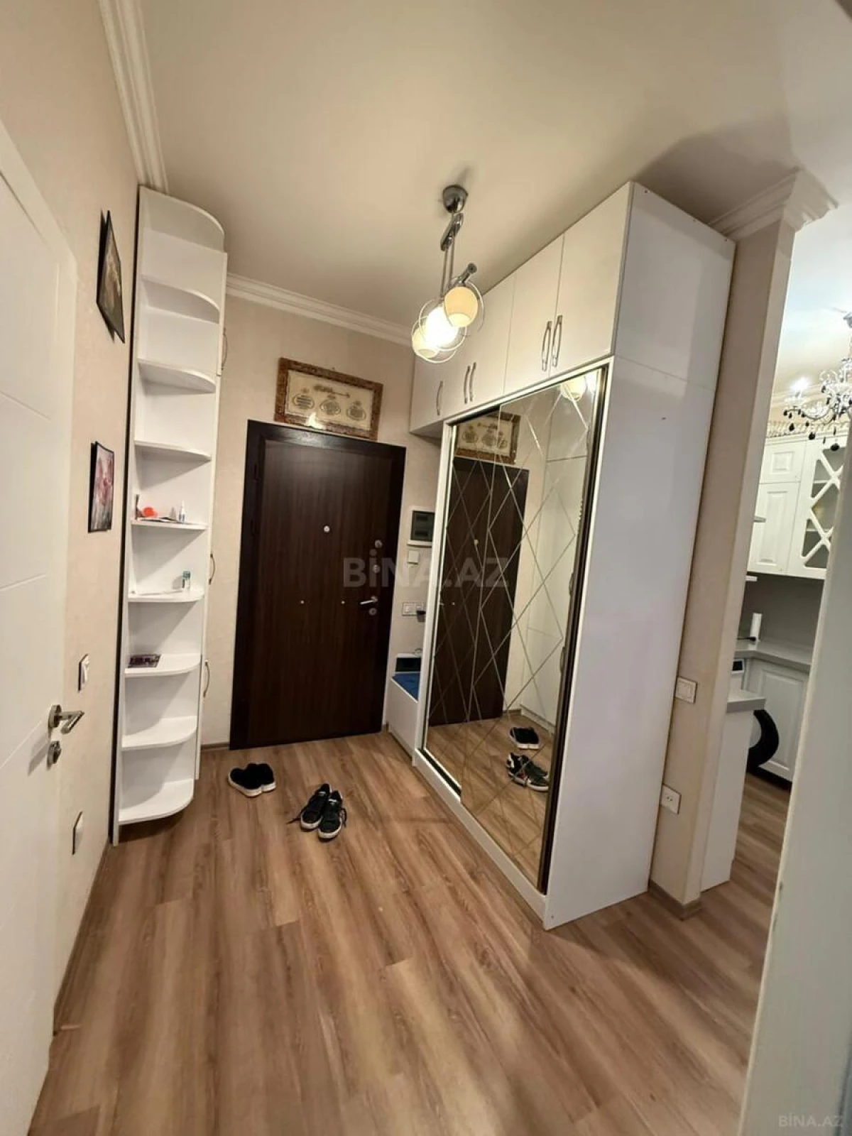 Kirayə verilir 2 otaqlı mənzil 67 m²