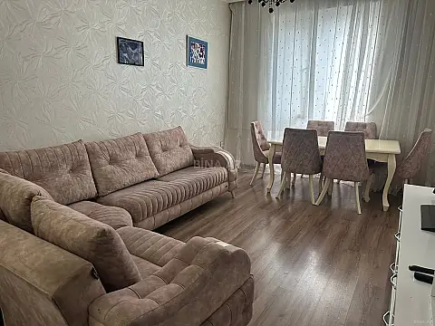 Kirayə verilir 2 otaqlı mənzil 67 m²