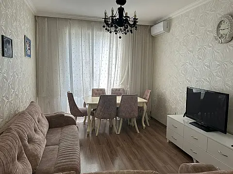 Kirayə verilir 2 otaqlı mənzil 67 m²