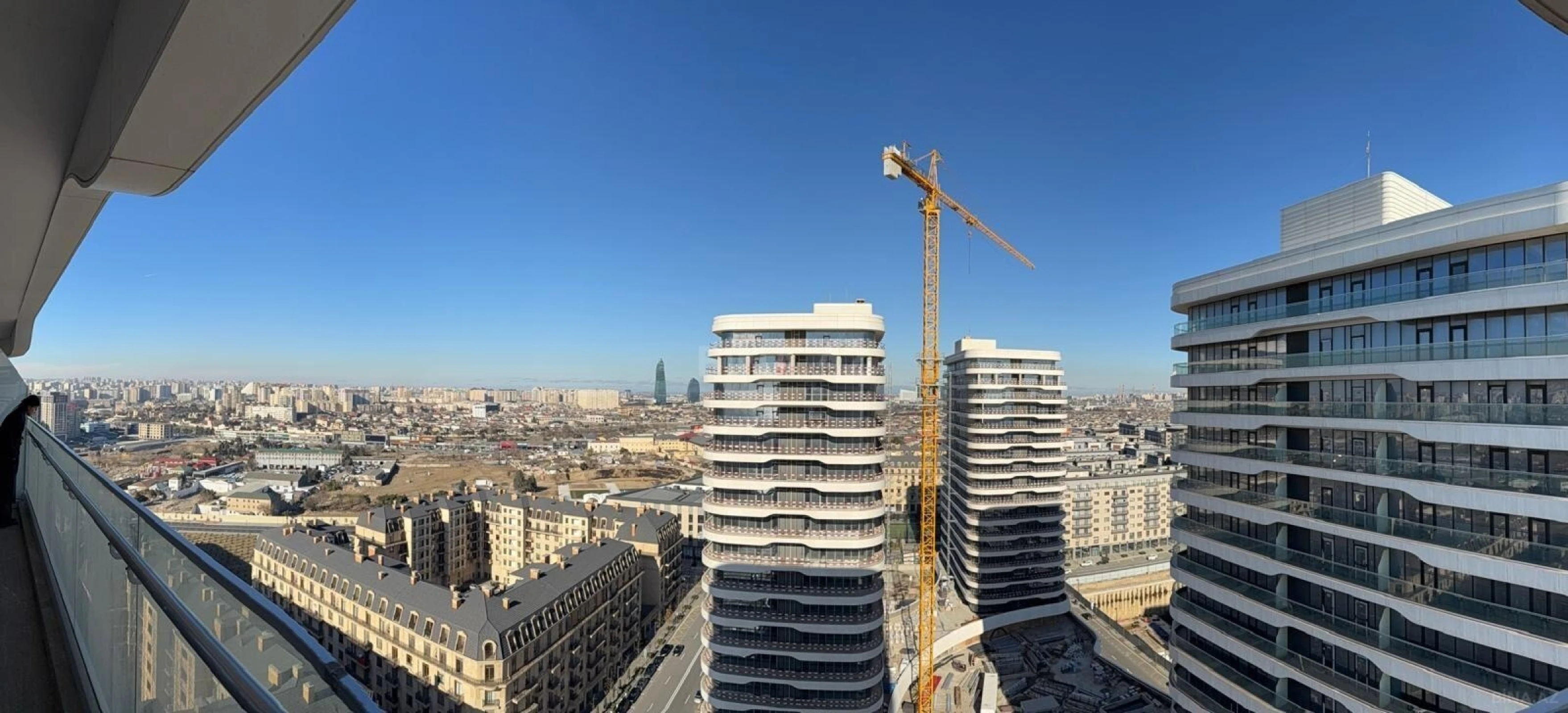 Satılır 4 otaqlı mənzil 190 m²