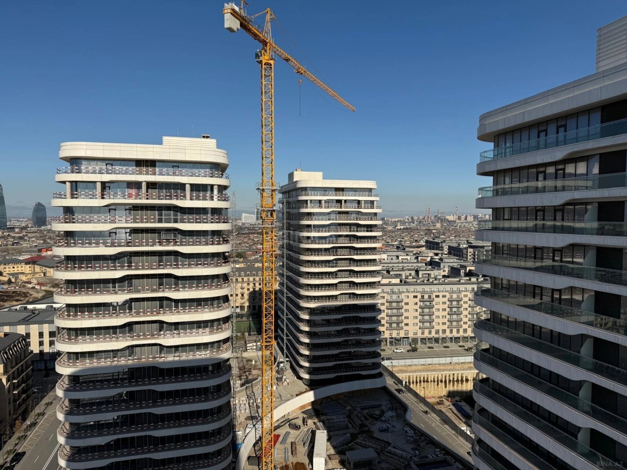 Satılır 4 otaqlı mənzil 190 m²