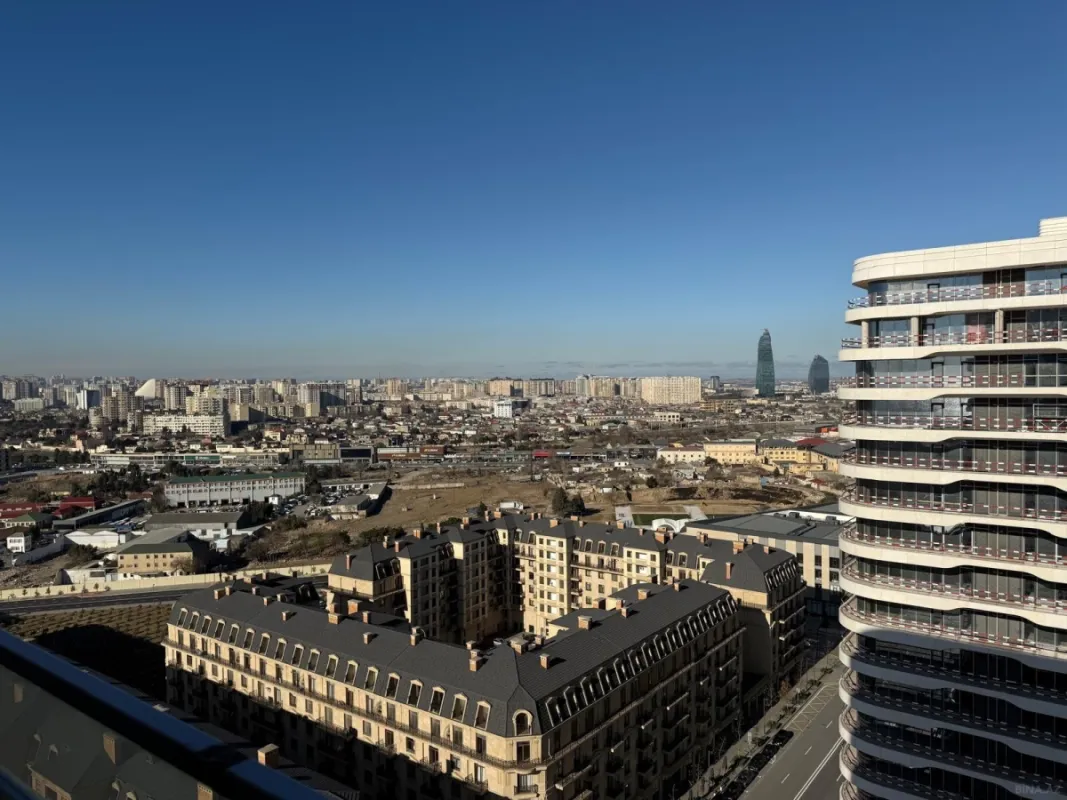 Satılır 4 otaqlı mənzil 190 m²