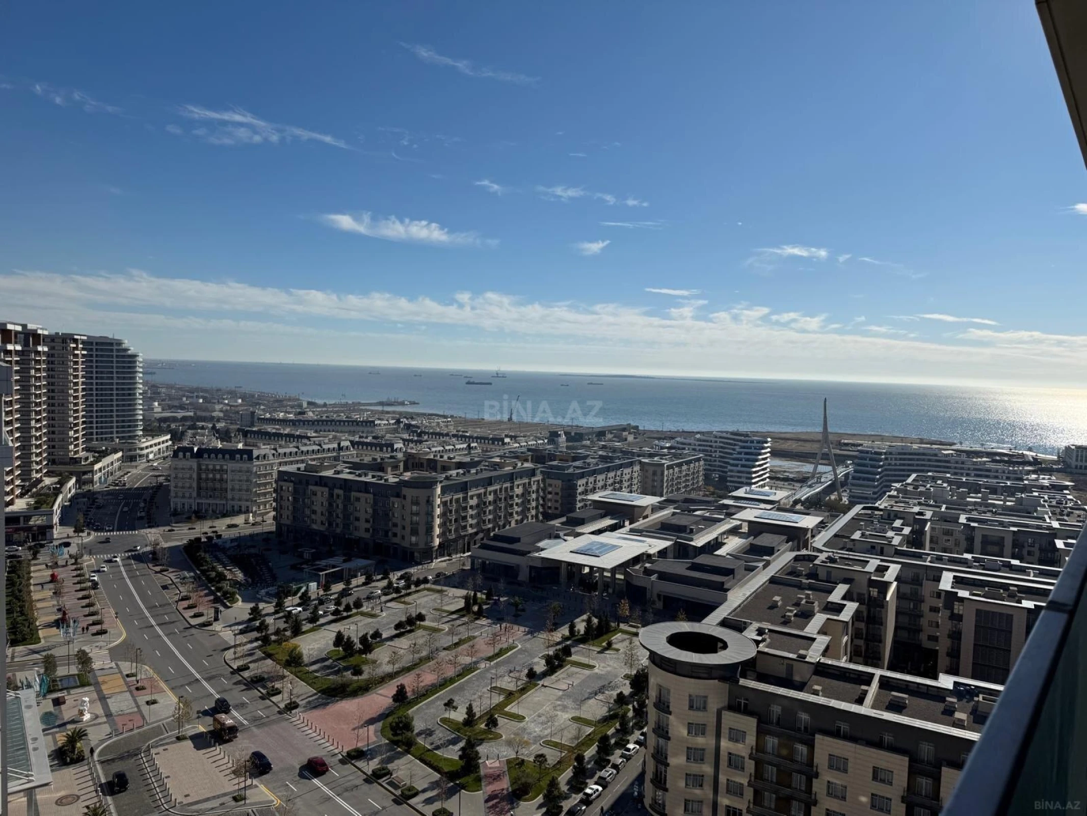 Satılır 4 otaqlı mənzil 190 m²