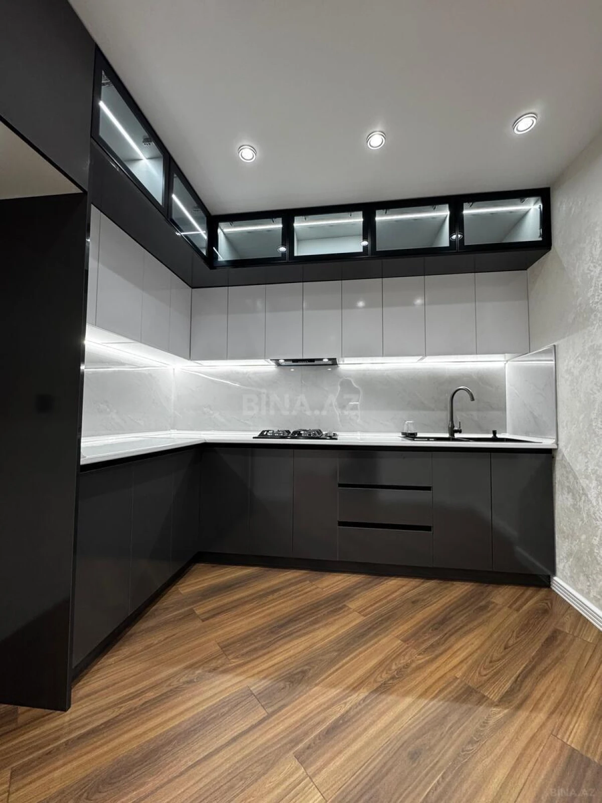 Satılır 2 otaqlı mənzil 65 m²