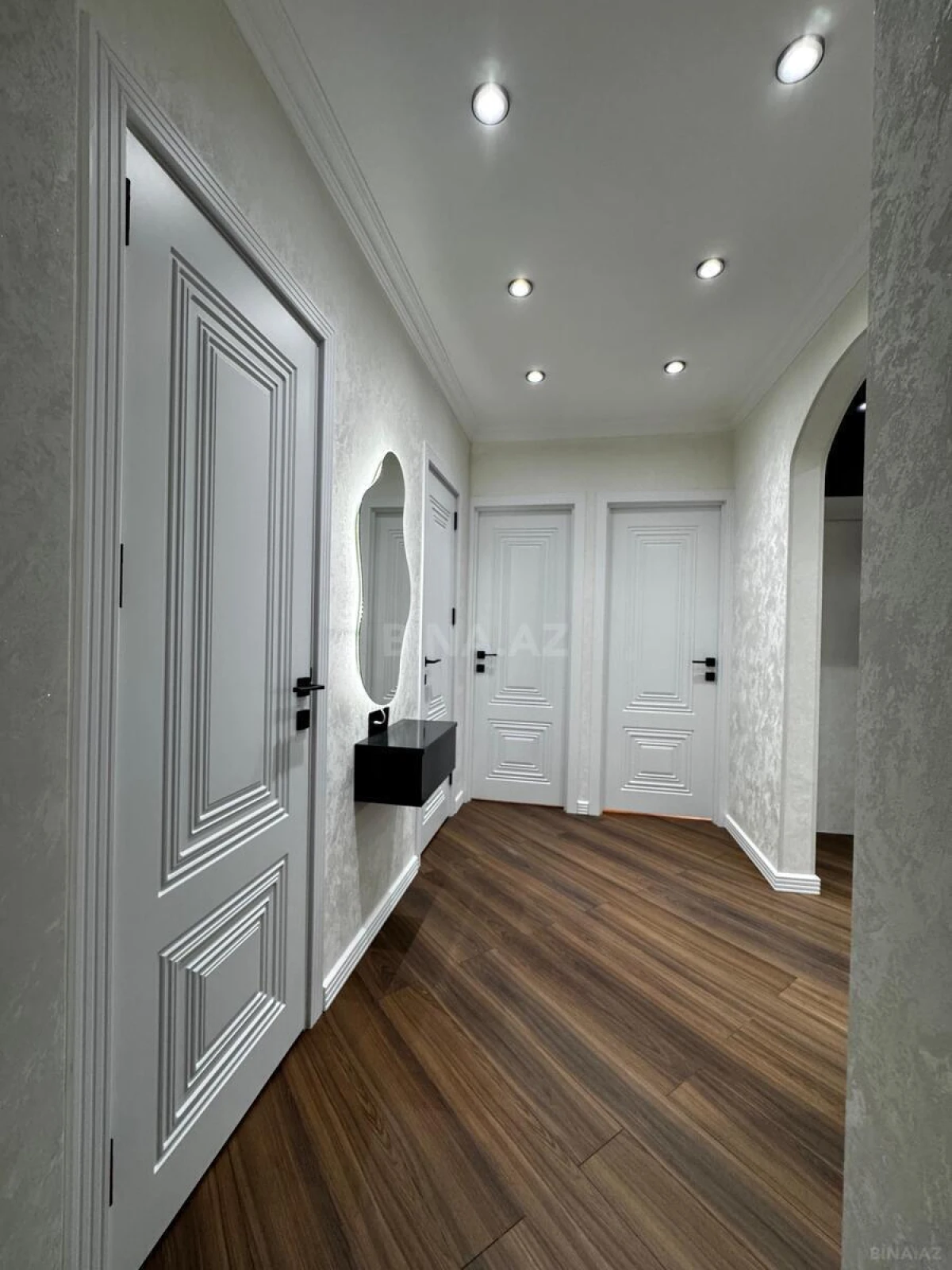 Satılır 2 otaqlı mənzil 65 m²