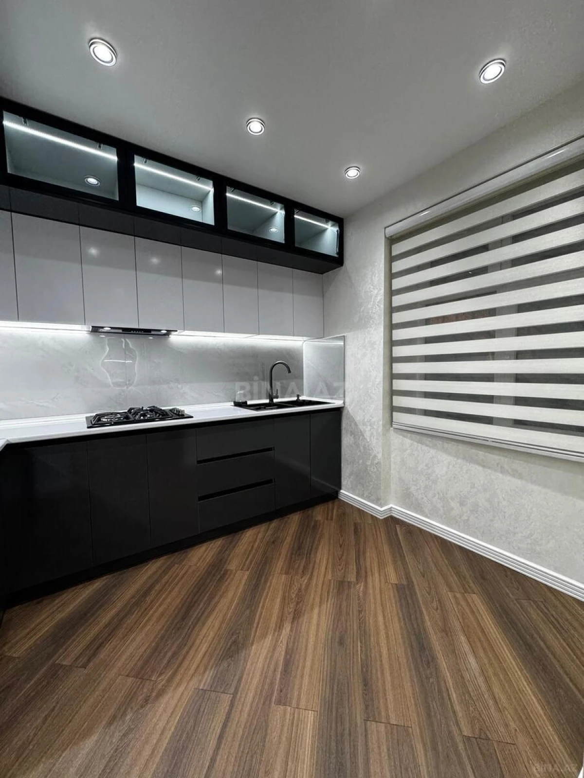 Satılır 2 otaqlı mənzil 65 m²