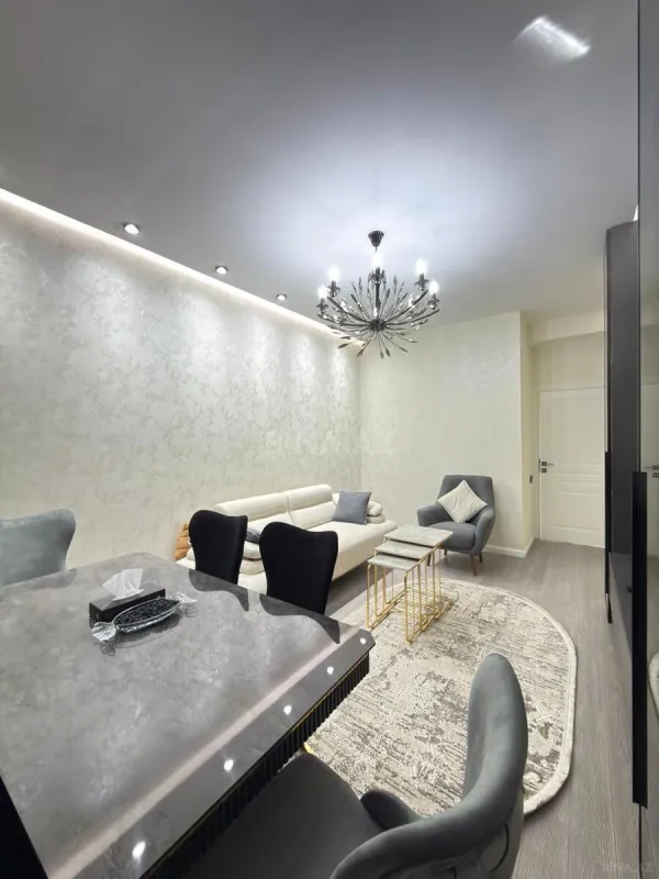 Kirayə verilir 2 otaqlı mənzil 65 m²