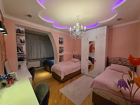 Satılır 3 otaqlı mənzil 135 m²