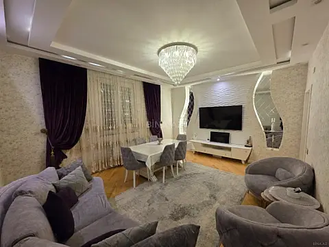 Satılır 3 otaqlı mənzil 135 m² — Bakı, İnşaatçılar 3 otaq 135.00 m²