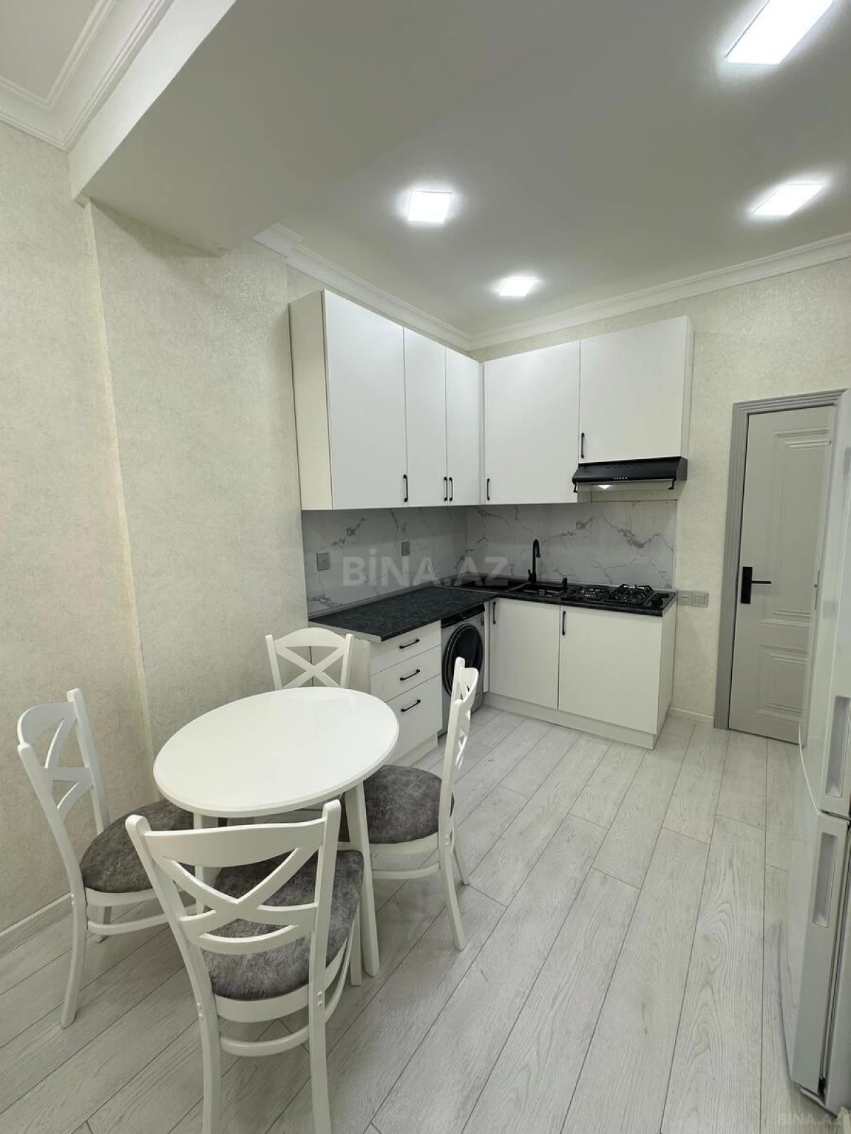 Satılır 2 otaqlı mənzil 70 m²