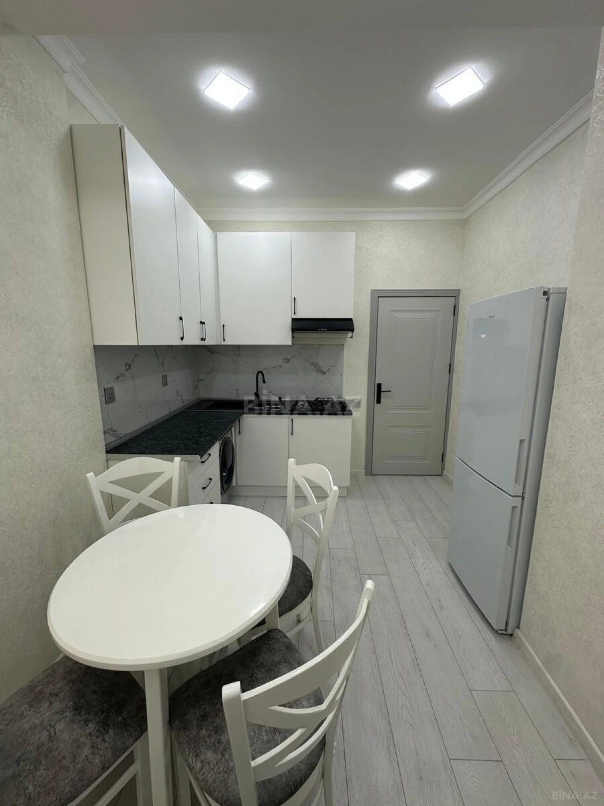 Satılır 2 otaqlı mənzil 70 m²