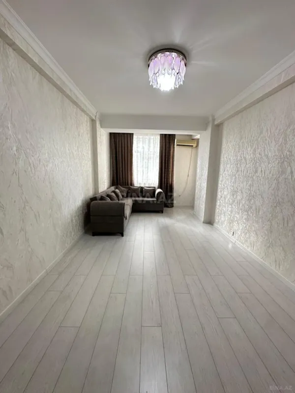 Satılır 2 otaqlı mənzil 70 m²