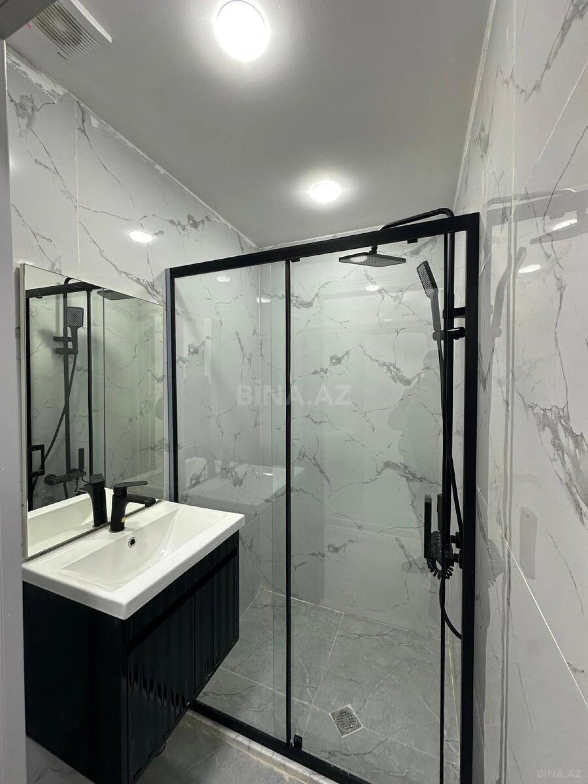 Satılır 2 otaqlı mənzil 70 m²