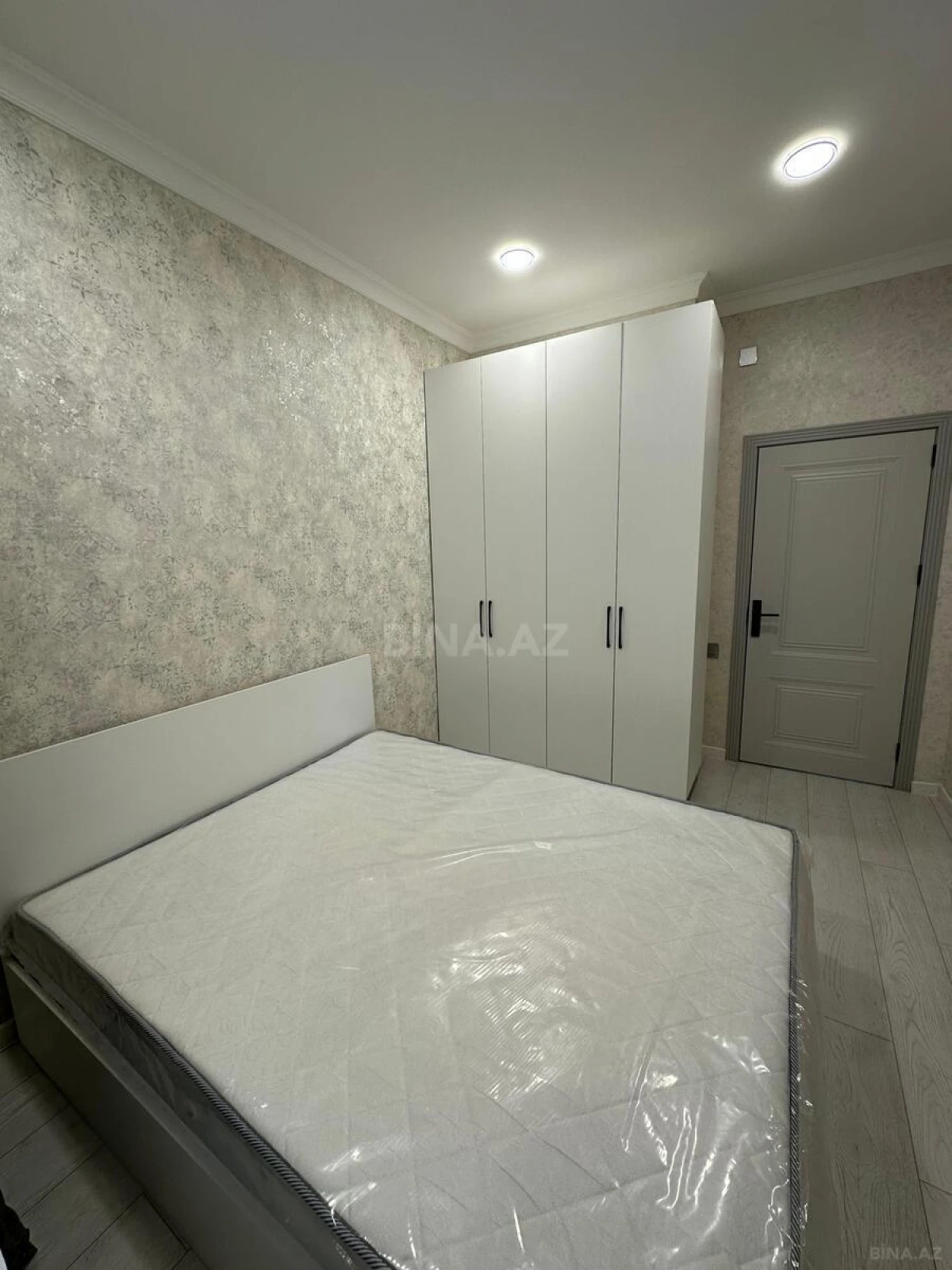 Satılır 2 otaqlı mənzil 70 m²