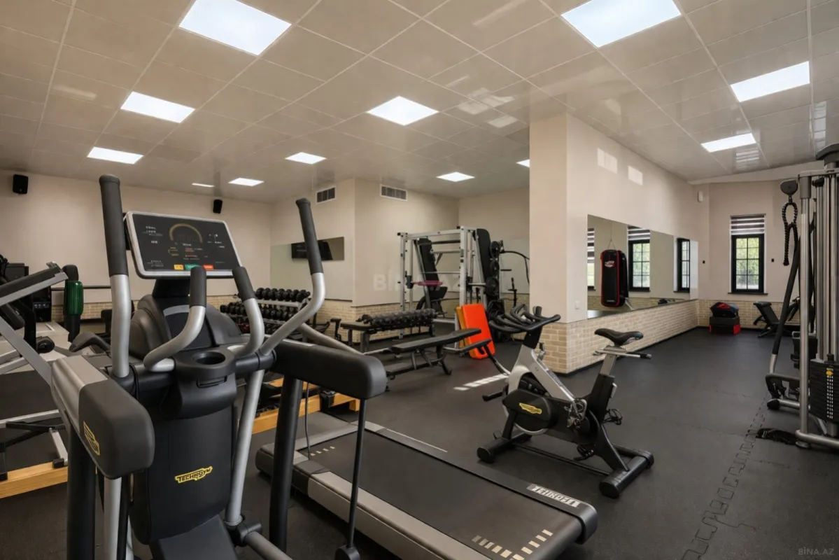 Satılır 9 otaqlı həyət evi 2000 m²