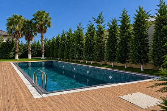 Satılır 9 otaqlı həyət evi 2000 m²