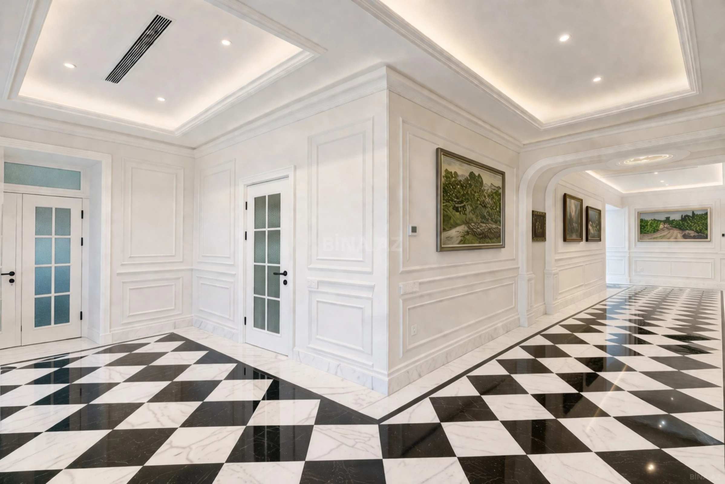 Satılır 9 otaqlı həyət evi 2000 m²