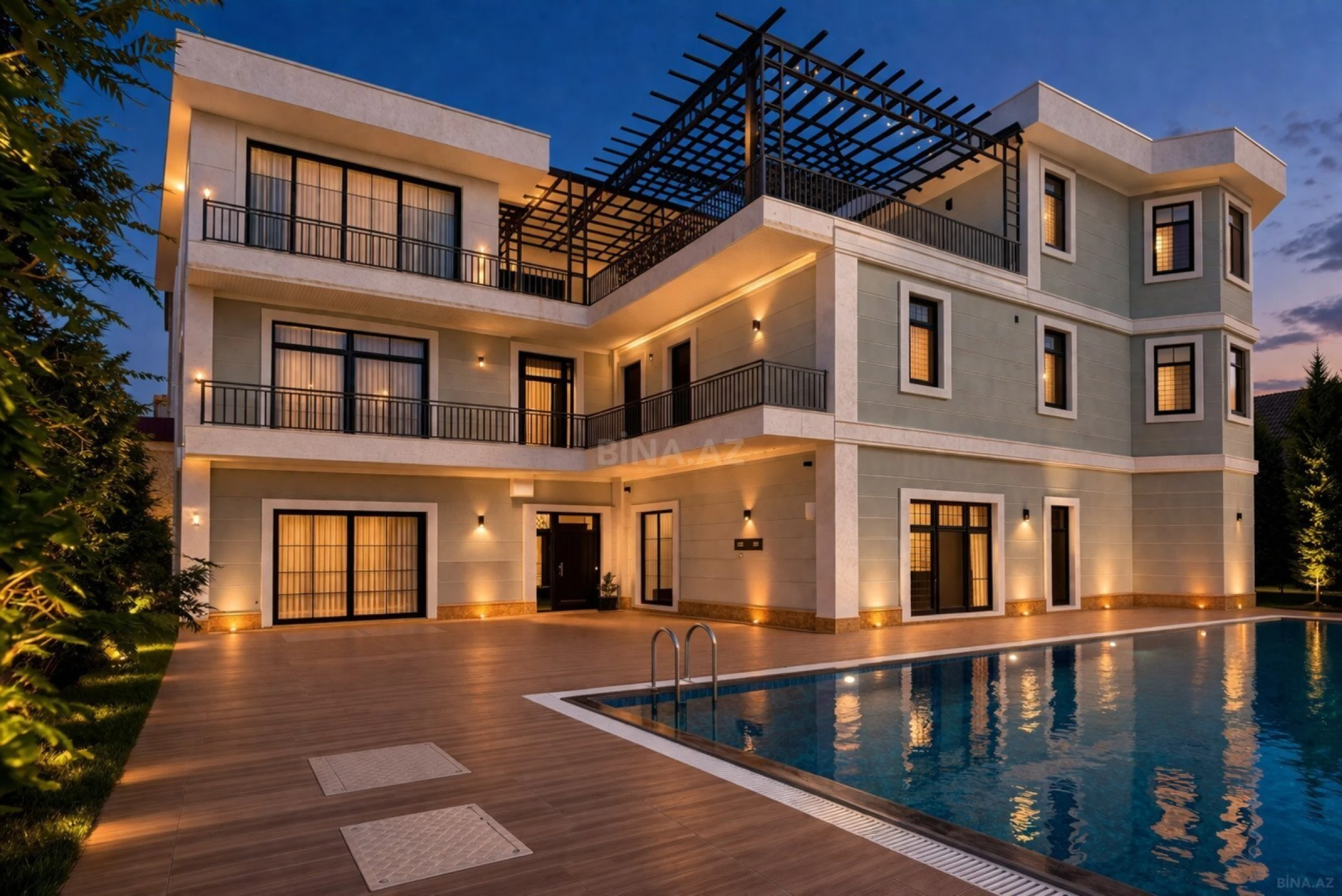 Satılır 9 otaqlı həyət evi 2000 m²