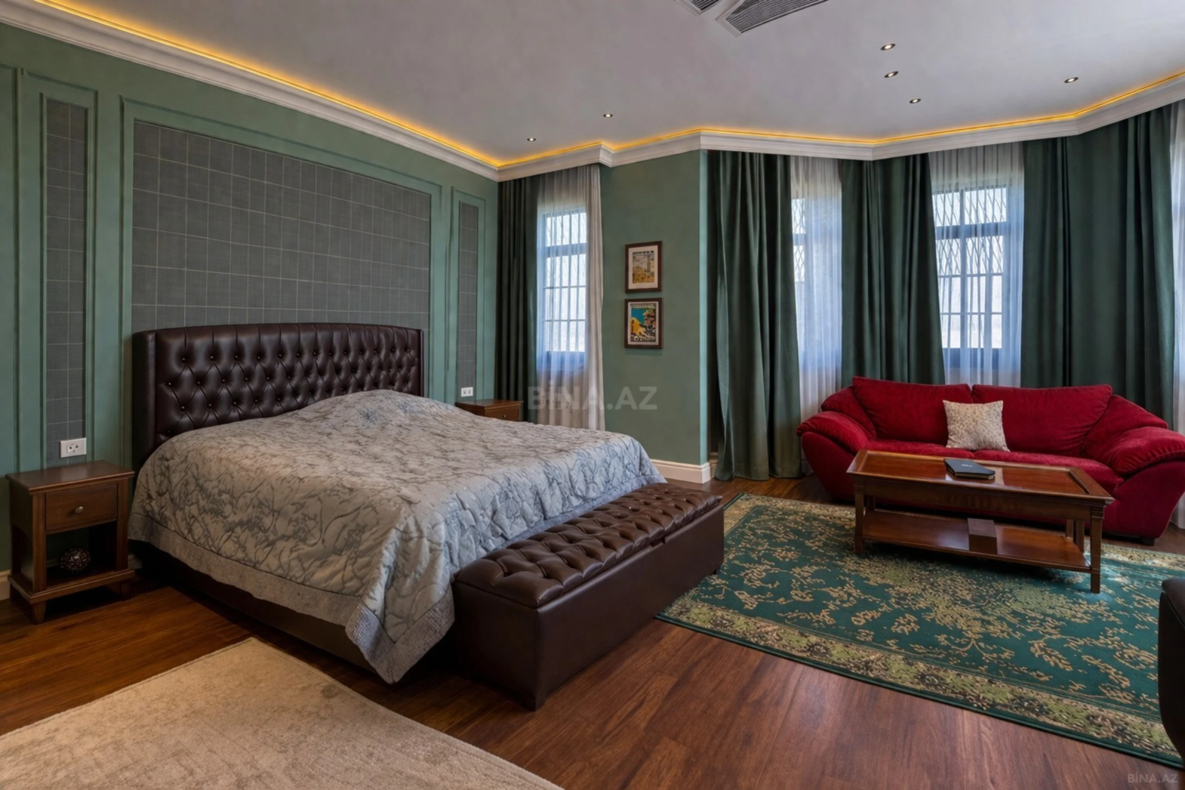 Satılır 9 otaqlı həyət evi 2000 m²