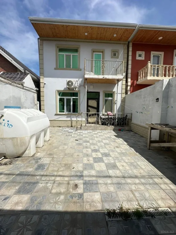 Satılır 4 otaqlı həyət evi 155 m²