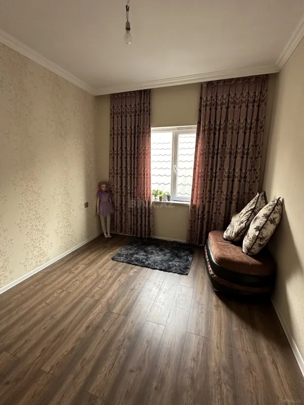 Satılır 4 otaqlı həyət evi 155 m²