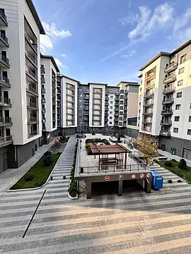 Satılır 4 otaqlı mənzil 146 m²