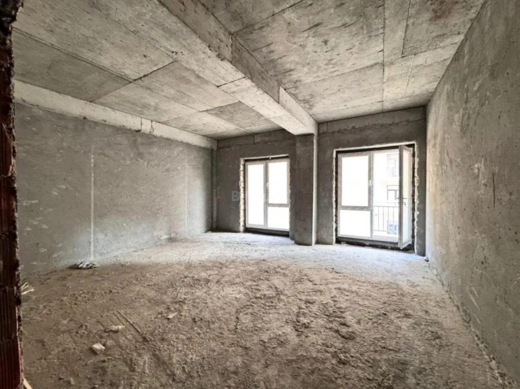 Satılır 4 otaqlı mənzil 146 m²