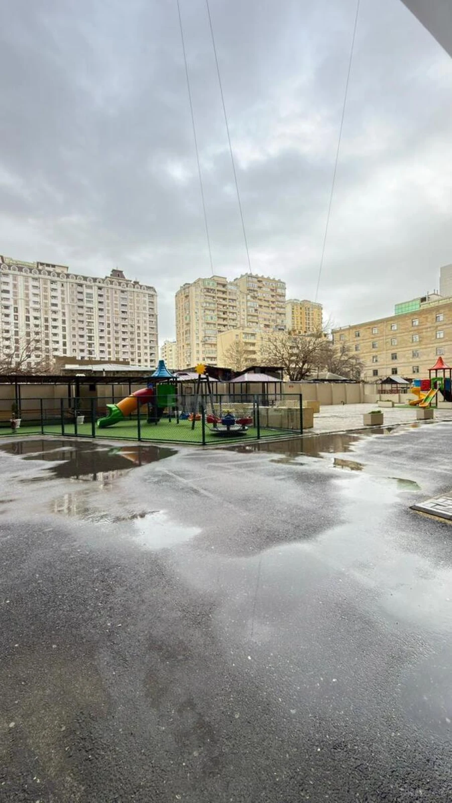 Kirayə verilir 2 otaqlı mənzil 98 m²